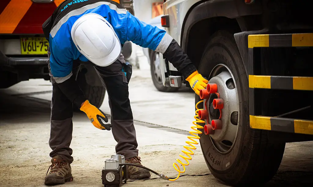 inflado-de-llanta-lima-fer-company-asiste inflado-de-llanta-lima-fer-company-asiste